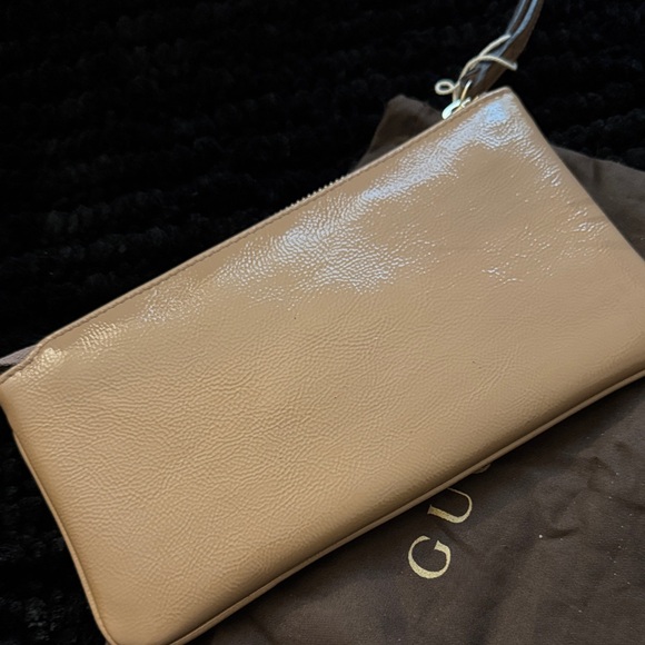Authentic Gucci Taupe Patent Leather Wristlet Clutch - Picture 2 of 8